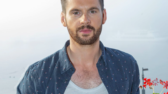 Tom Riley